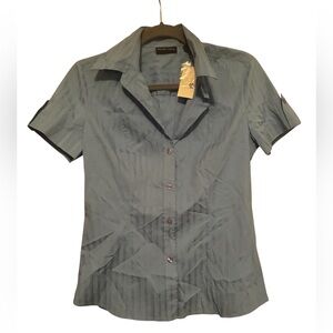 NWT NEW YORK & COMPANY BLUE BUTTON DOWN SHORT SLEEVE SHIRT SIZE S